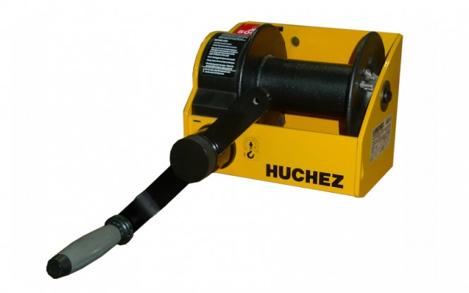 وینچ دستی کشنده افقی با ظرفیت 380 کیلوگرم مدل MANIBOX VS 250 kg - model with galvanized frame ساخت هوچز فرانسه